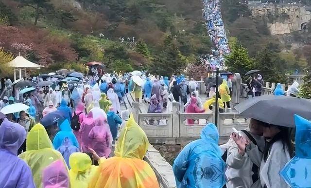 今年五一何以不同?︰(今年五一跟往年有啥不同)