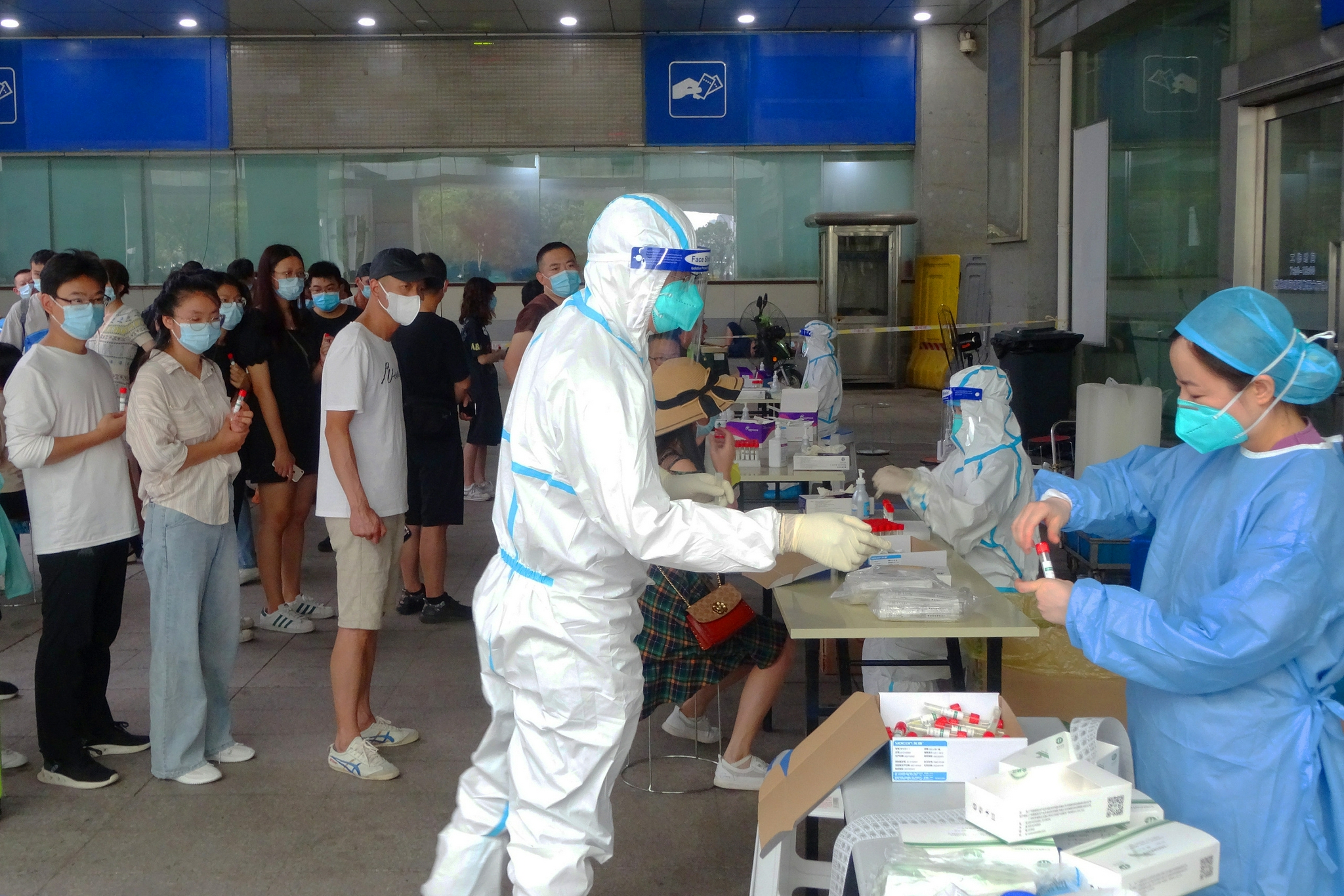 乘火车飞机不再查核酸?多地回应,现在坐飞机火车都要核酸检测吗?-第2张图片
