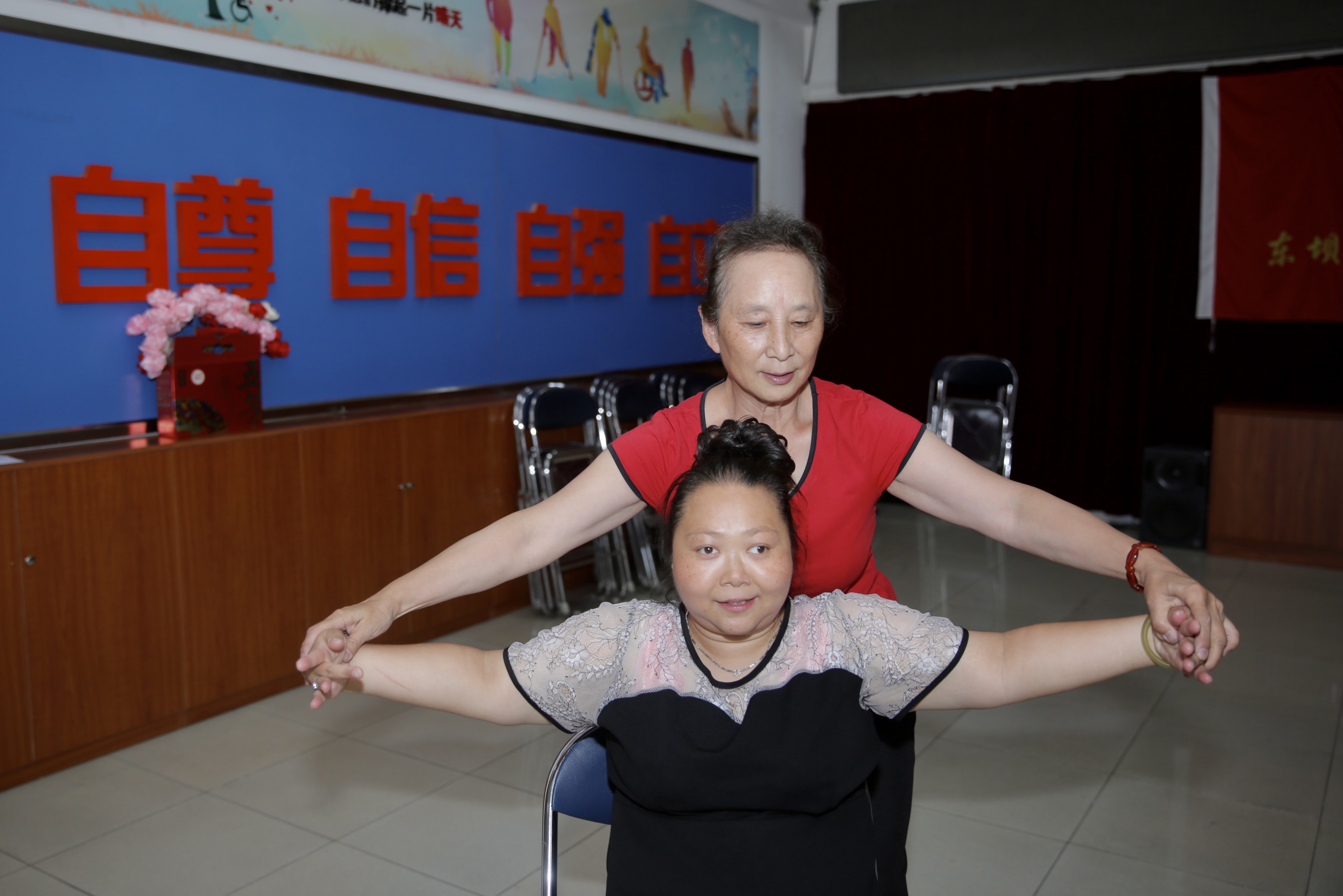 我来教教大家“人生最重要的不是握一手好牌”实际有挂-第2张图片