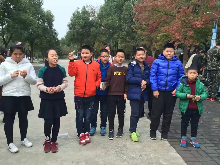 我来教教大家“牵手跑得快开挂”的确有挂-第1张图片